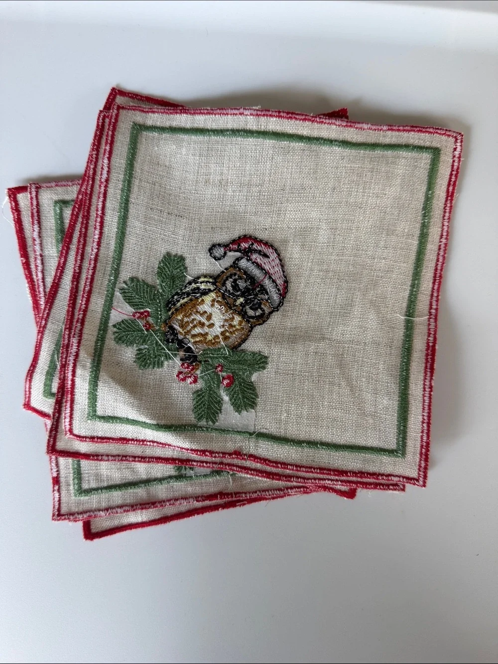 6 Vintage Holiday Owl Linen Napkins - Red, Green, Cream